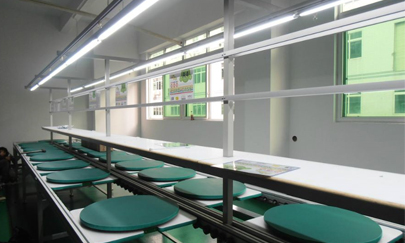 流水线生产厂家说说工作台与皮带线的组合使用